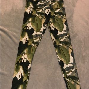 f 2 1  l e a f  p r i n t  l e g g i n g s